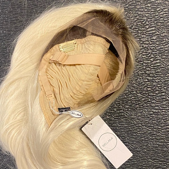 Bellami Straitgh Synthetic Wig 28" Ash Blonde - Picture 3 of 3